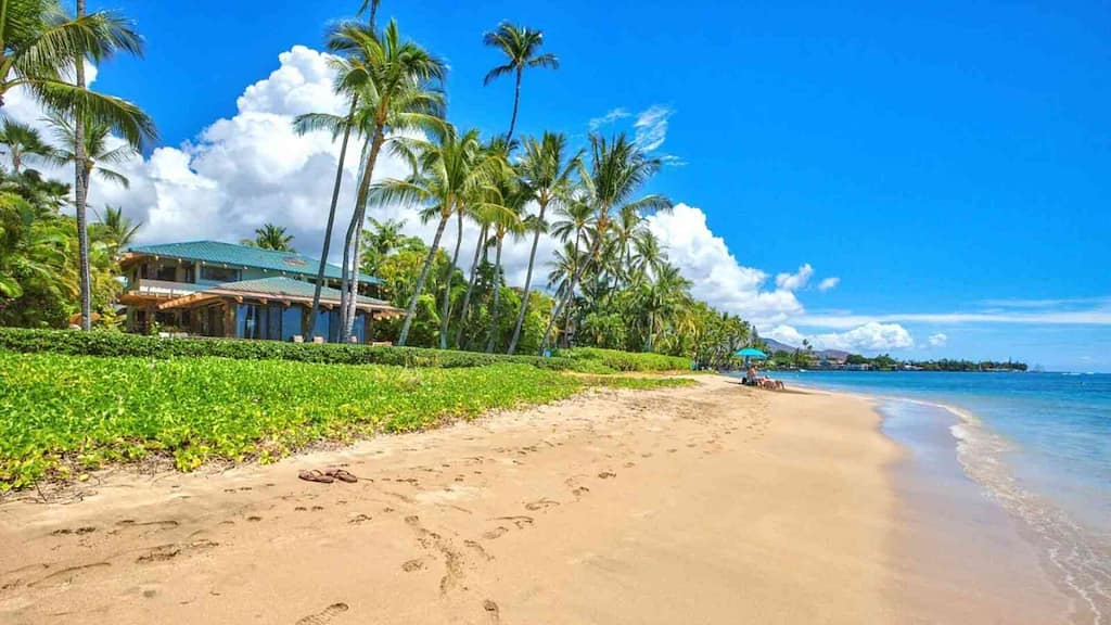 Beachfront Maui luxury property